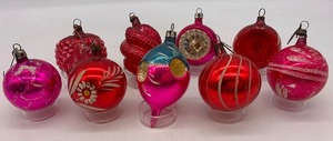 lot 112 image: Amazing Vintage Glass Ornaments - Pinks and Reds - QTY 9