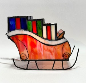 lot 256 image: STAINED GLASS Sleigh Lamp