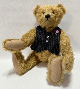 lot 322 image: SIGNED Original GROWLER MOHAIR BEAR Artist Designed Teddy by Kathleen Wallace