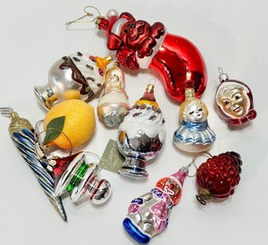 lot 331 image: Assorted Ornaments including CZECH and GERMAN GLASS