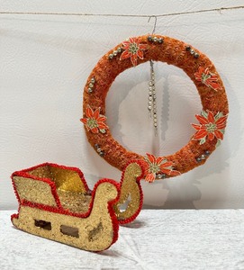 lot 290 image: VINTAGE CHENILLE Mini Wreath and Glitter Sleigh