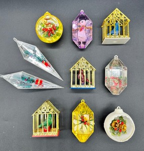 lot 358 image: Assorted VINTAGE JEWEL BRITE Plastic Diorama Ornaments and Bird Cage String LIGHT TOPPERS