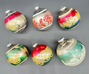 lot 360 image: VINTAGE Stenciled Mica SHINY BRITE Ornaments including Peace on Earth Scene - QTY 6