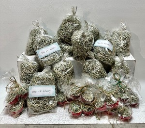 lot 363 image: Money to Burn Shredded Dollar Bill Filler and Wax FIRE STARTERS