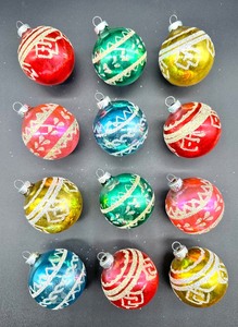lot 274 image: VINTAGE SHINY BRITE Classic Collection Stencil Ornaments - QTY 12