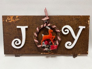 lot 416 image: Artisan Vintage JOY Sign