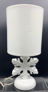 lot 426 image: Small Snow Flake Lamp