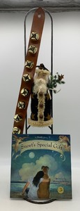 lot 424 image: Holiday Decor Including a Story Book - SNORTS SPECIAL GIFT