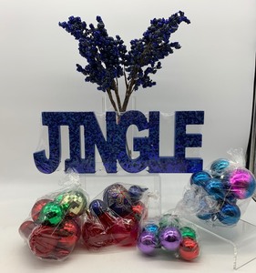 lot 428 image: Holy Jingle, Balls and Berries