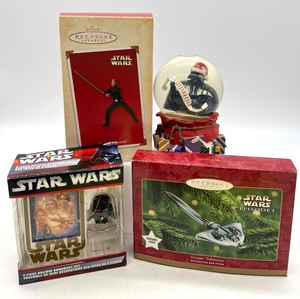 lot 431 image: Christmas STAR WARS including Luke Skywalker, Gungan Submarine, Darth Vader Ornament & Snowglobe