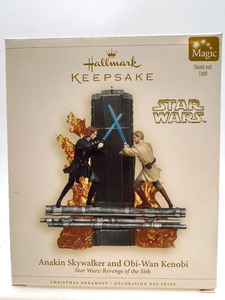 lot 433 image: Hallmark STAR WARS Anakin Skywalker and Obi-Wan Kenobi Ornament