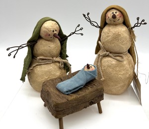 lot 442 image: HARMONY HILLS Snowman Nativity Set NWT