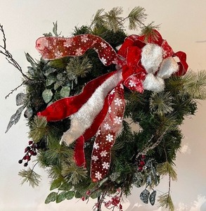 lot 469 image: Christmas Wreath with Berries and Red & White Bow