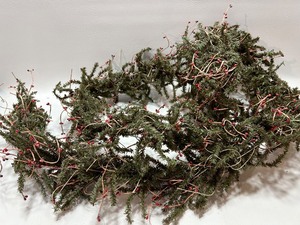 lot 476 image: Faux Garland with Berries - 10