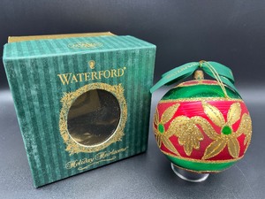 lot 495 image: WATERFORD Glass Ornament - 4