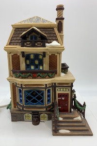 lot 482 image: DEPT 56 Dickens Village Series Fred Holiwells House