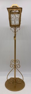 lot 489 image: Tea Light Lantern with a Wreath Hook