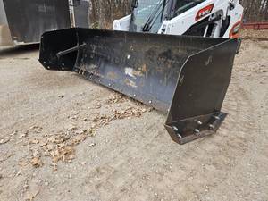 lot 006 image: 10 SKID STEER SNOW PUSHER ATTACHMENT