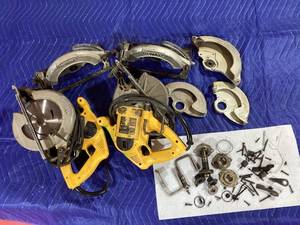 lot 057 image: DEWALT CIRCULAR SAWS (ONE WORKING, FOR PARTS)