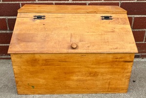 lot 3 image: Cedar Chest Floor Bin Firewood Holder Birdseed Holder Decorative Item Bin (1 of 2)