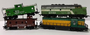 lot 16 image: Model Train LOT Two Engines and Two Cabooses