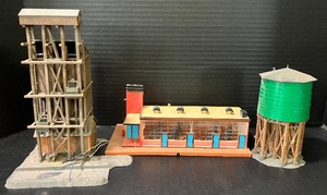 lot 21 image: TYCO HO Scale LOT - Factory, Water Tower, Tower