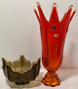 lot 29 image: Two Pieces of Vintage Viking Art Glass - Red Eight Petal Vase and Epic Stockholm Spiked Brown Bowl