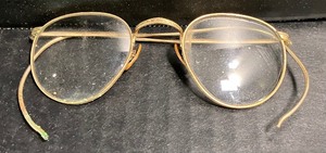 lot 34 image: Vintage Belhibo 24k Gold Filled Reading Glasses