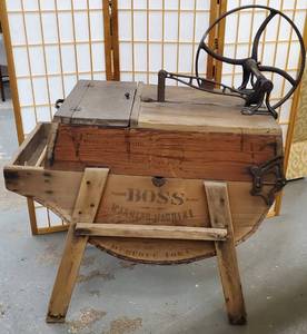 lot 49 image: Antique Boss Wooden Washing Machine Circa 1890s Primitive
