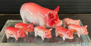 lot 57 image: Vintage Miniature Bone China Pig Family 7 pieces