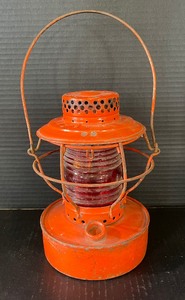 lot 61 image: Vintage Antique Handlan St. Louis USA Lantern Northern States Power