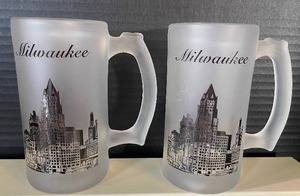 lot 71 image: Two Vintage Frosted Milwaukee Art Deco Mugs