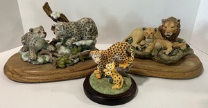 lot 56 image: Lynn Chase Wild and Wonderful Collection Figurines Lot of 2 and Cheetah Figurine