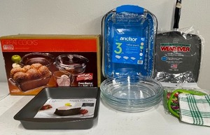 lot 76 image: Large LOT Kitchen Items Anchor Hocking NEW in Packages