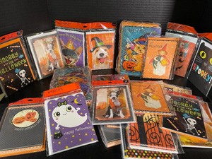 lot 89 image: Large LOT of NEW Halloween Cards