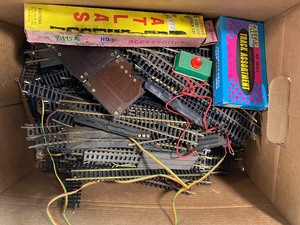 lot 108 image: TYCO Presomatic Button and Sixty Pieces of Atlas Track