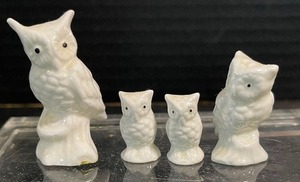 lot 110 image: Porcelain Miniature Owl Family of Four