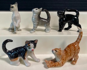 lot 112 image: Five Miniature Cats Kittens Porcelain