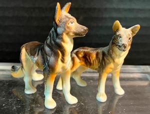 lot 122 image: Miniature Porcelain Dog Figurines