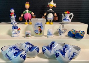 lot 129 image: Vintage Govla Dutch Children and Decor Clogs
