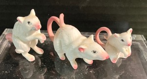 lot 80 image: Vintage Miniature Set of of 3 Bone China White Mice