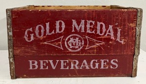 lot 173 image: Vintage Gold Medal Beverages Crate Wooden Crate