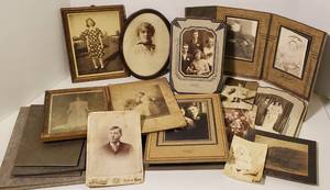 lot 175 image: Seventeen Piece Lot of Antique Photographs