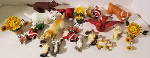 lot 177 image: Nineteen Piece Lot of Pot Hanger Critters Flower Pot Decor
