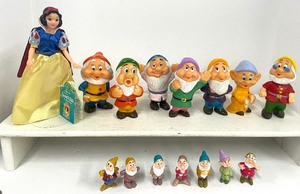 lot 24 image: 1990s Applause Brand Snow White and the Seven Dwarfs and Miniature Dwarf Lot by Mattel