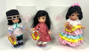 lot 42 image: Children of the World Precious Moments Dolls China, Vietnam and Costa Rica