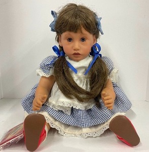 lot 6 image: Vintage Trisha Pat Secrist Doll Styled as Dorothy from Wizard of Oz Apple Valley Doll Works