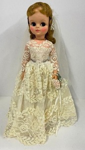 lot 9 image: Effanbee Bride Wedding Fashion Doll 1965 #1700 with Sleepy Eyes