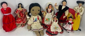 lot 82 image: Vintage International Folk Art Souvenir Style Dolls