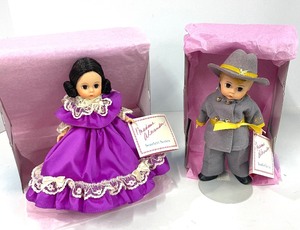 lot 142 image: Scarlett Series Gone with the Wind Madame Alexander Dolls Melanie and Ashley